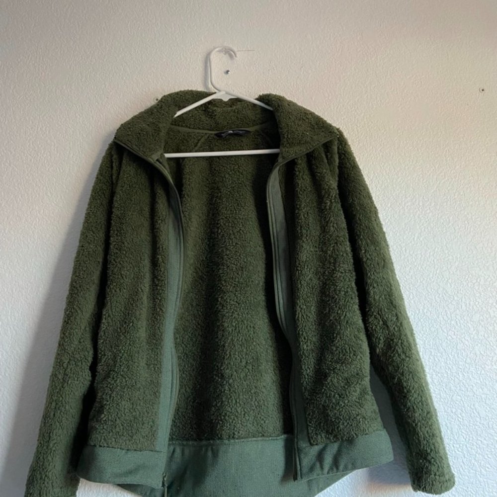 Small Northface jacket in army green